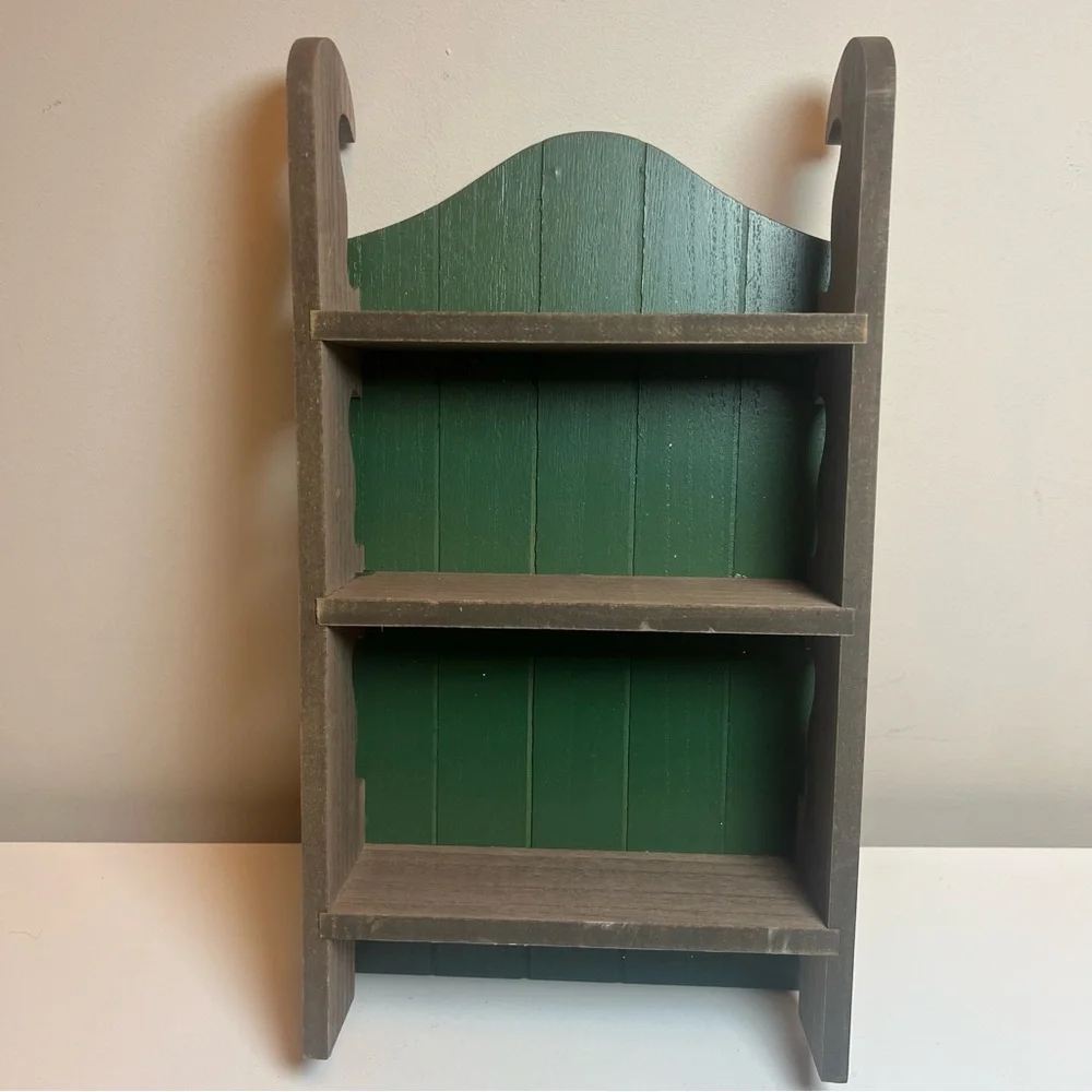 Target Bullseye Green Wooden Sleigh Shelf